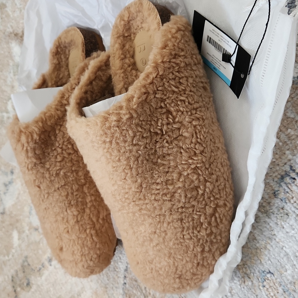 NWT Cozy Tan Fuzzy Slippers